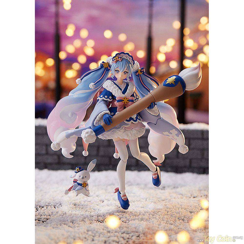 Figma Snow Miku: Serene Winter Ver. by Max Factory